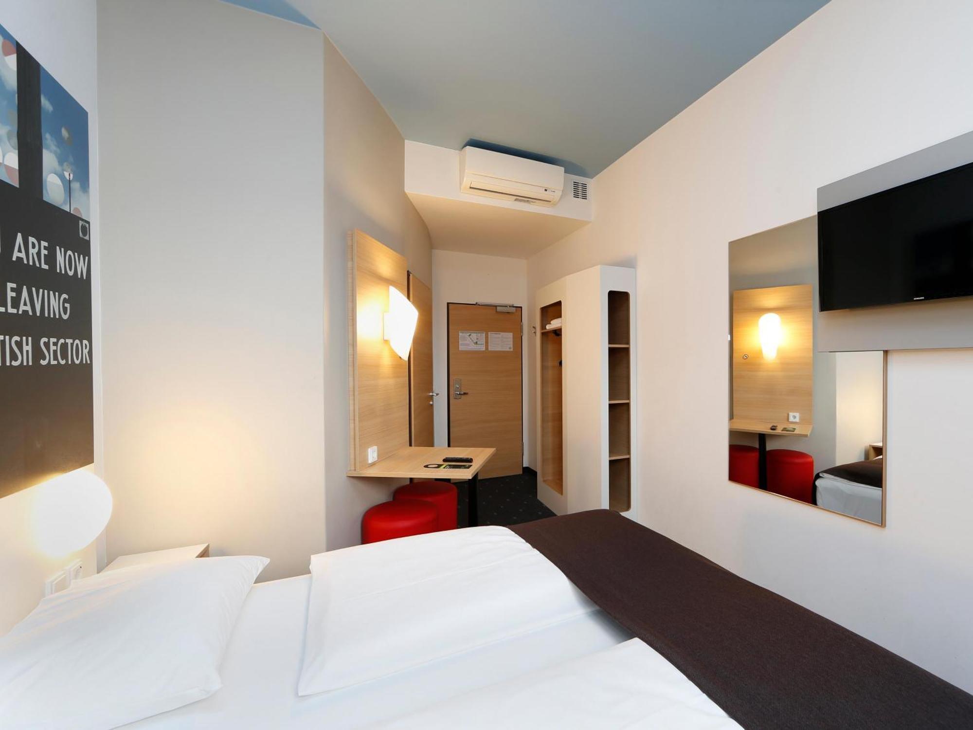 B&B Hotel Berlin-Charlottenburg Buitenkant foto