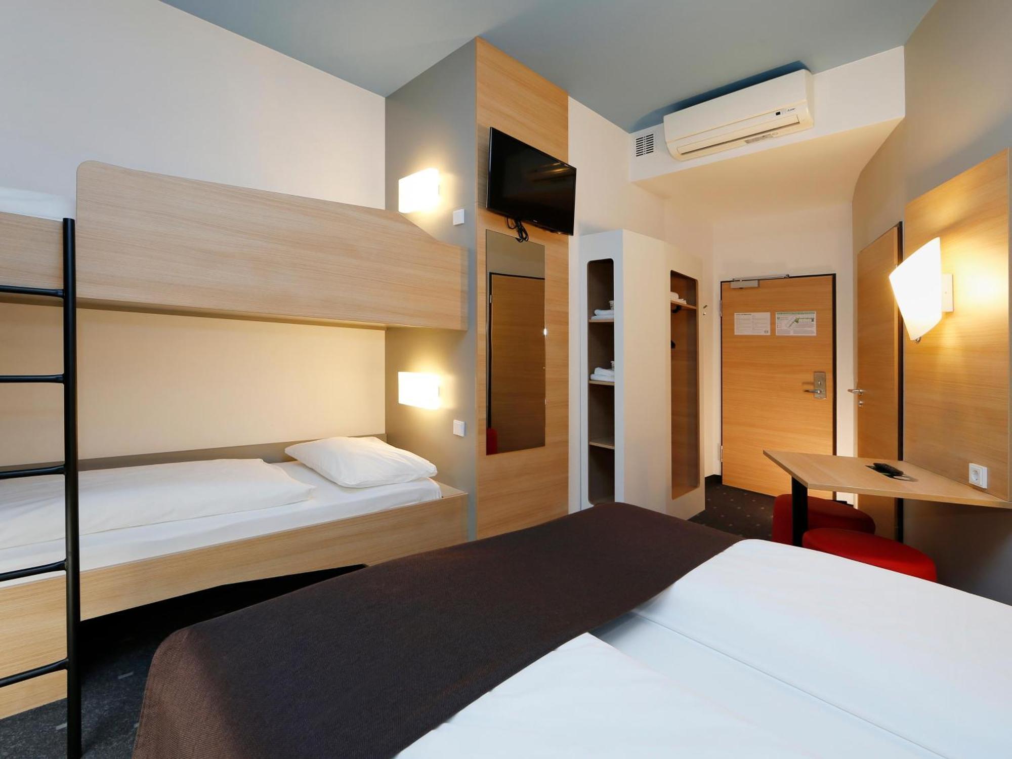 B&B Hotel Berlin-Charlottenburg Buitenkant foto